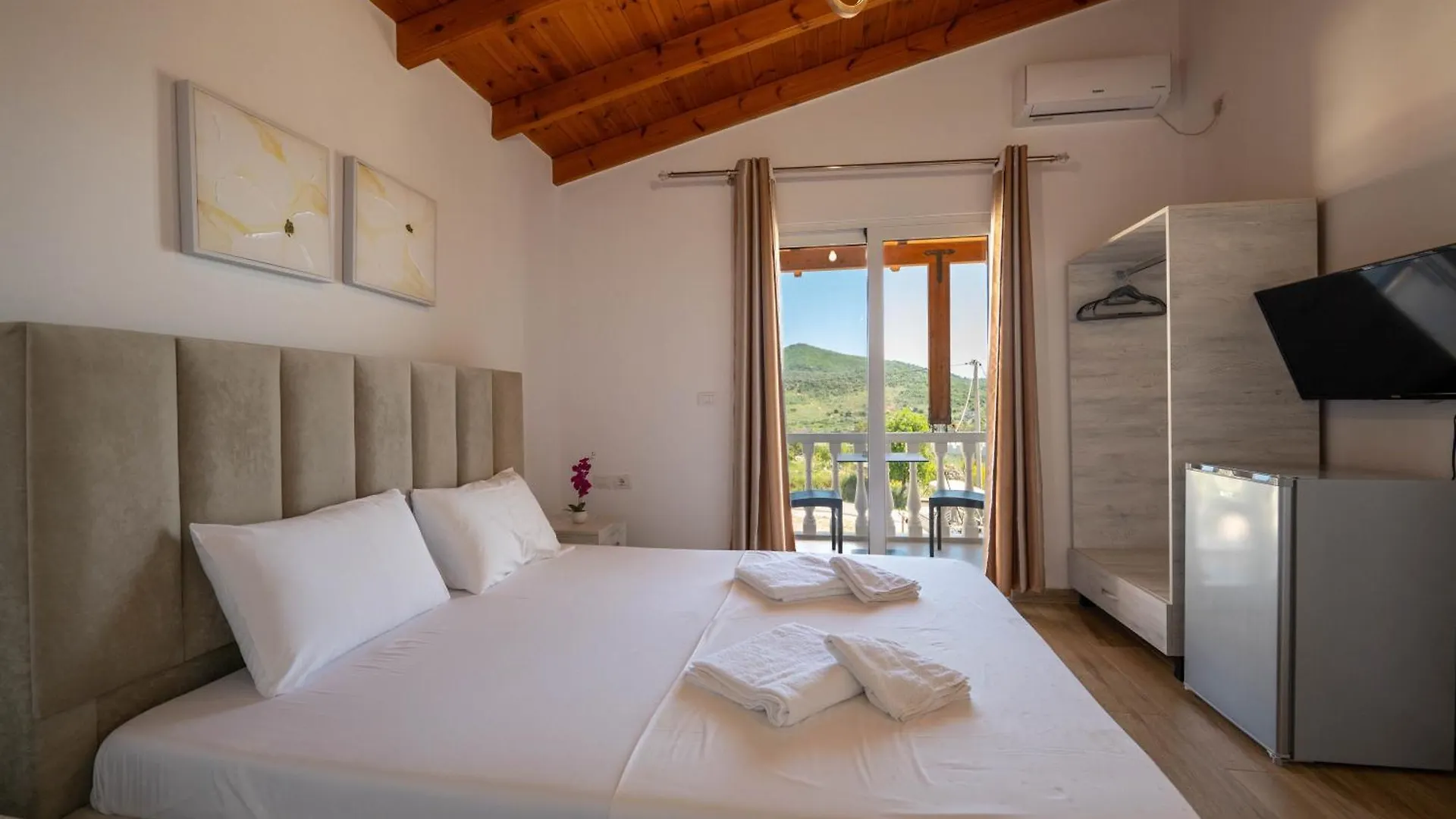 Villa Sunny Ksamil 0*,  Albania